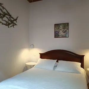 https://1950s-rennovated-character-house-in-argostoli.kefaloniahotels.net